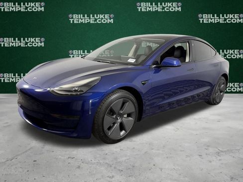 Used 2023 Tesla Model 3 Standard Range image 3