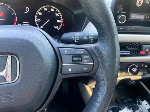 Used 2025 Honda HR-V LX image 22