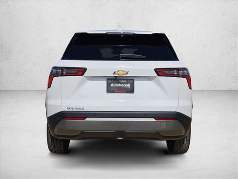 New 2026 Chevrolet Equinox LT image 8