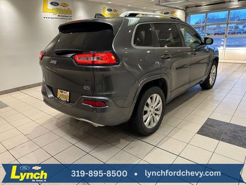 Used 2018 Jeep Cherokee Overland image 28
