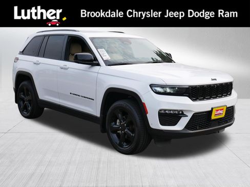 Used 2023 Jeep Grand Cherokee Limited w/ Luxury Tech Group II AWD/4WD image 1