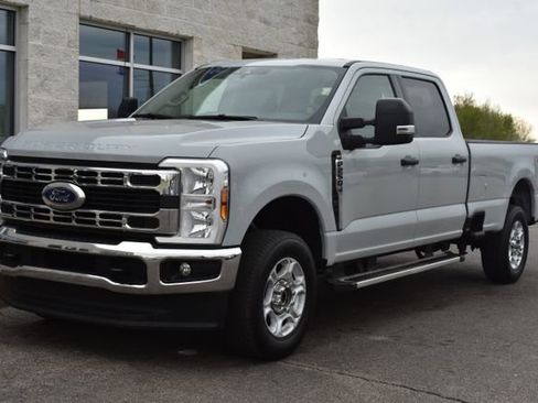 Used 2025 Ford F250 XLT AWD/4WD image 14