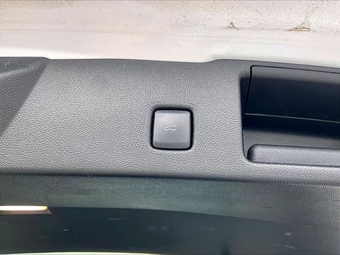 Used 2025 Ford Escape ST-Line Select AWD/4WD image 34