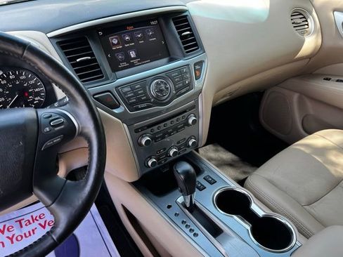 Used 2020 Nissan Pathfinder SL image 36