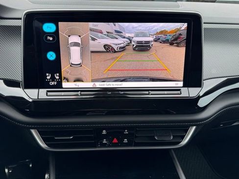 New 2026 Volkswagen Atlas Cross Sport SEL Premium R-Line image 37