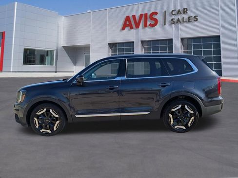 Used 2025 Kia Telluride S image 10