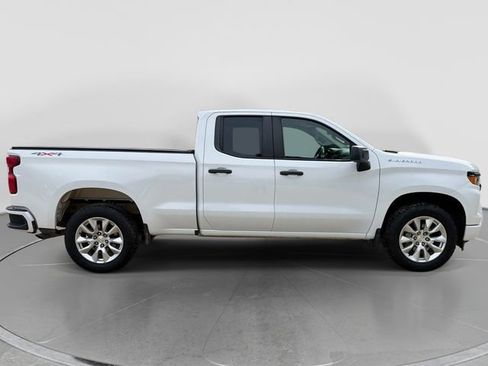 Used 2023 Chevrolet Silverado 1500 Custom AWD/4WD image 7