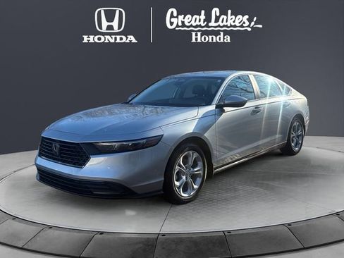 Certified 2025 Honda Accord LX image 2