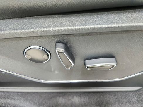 Used 2023 Ford F150 Lariat w/ Equipment Group 502A High image 48