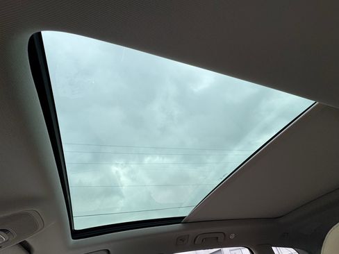 Certified 2025 Audi Q7 3.0T Prestige image 15