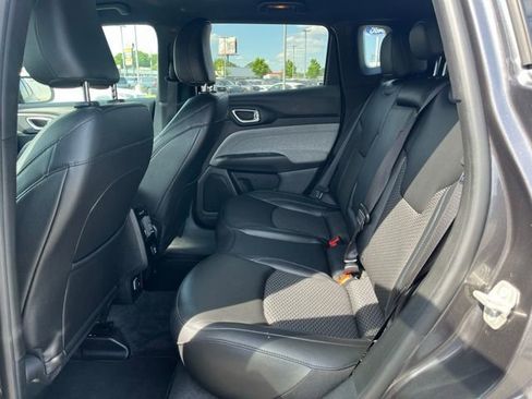 Used 2024 Jeep Compass Latitude AWD/4WD image 6