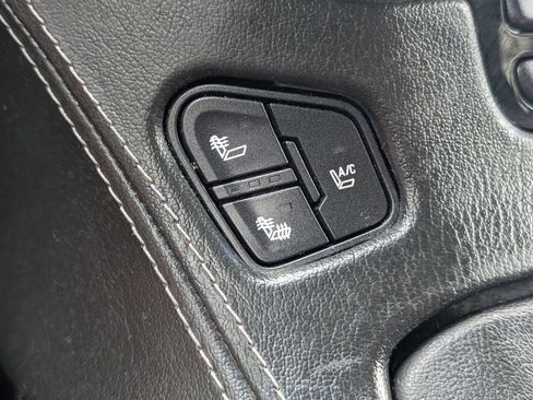 Used 2016 GMC Yukon XL Denali w/ Open Road Package AWD/4WD image 24