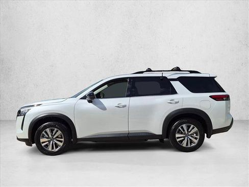 New 2026 Nissan Pathfinder SL FWD image 5