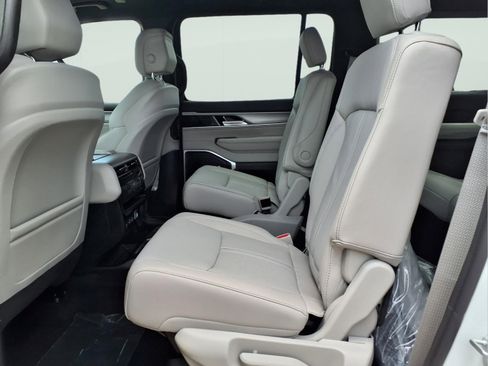 New 2026 Jeep Grand Wagoneer 2WD image 11