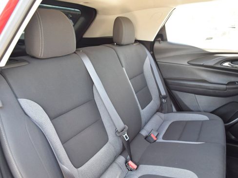Used 2024 Chevrolet TrailBlazer LT FWD image 21
