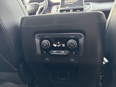 Used 2021 Chevrolet Tahoe Z71 w/ Luxury Package image 28