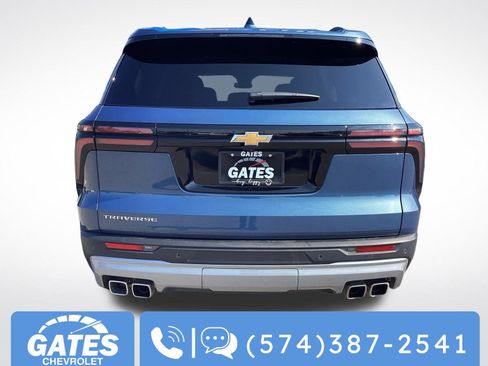 Used 2025 Chevrolet Traverse LT image 8
