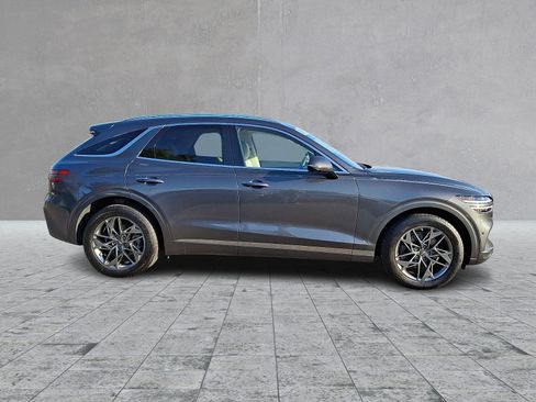 Certified 2022 Genesis GV70 2.5T w/ Advanced Package AWD/4WD image 7
