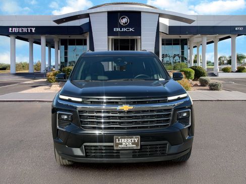 Used 2025 Chevrolet Traverse LT AWD/4WD image 5