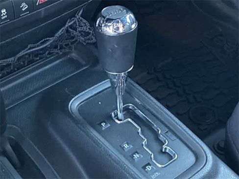 Used 2018 Jeep Wrangler Unlimited Sport S image 32