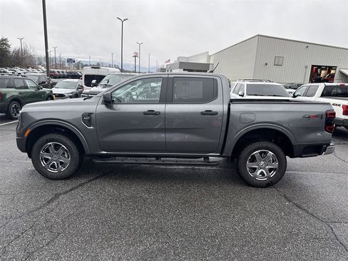 Used 2025 Ford Ranger XLT w/ Advanced Towing Package image 4