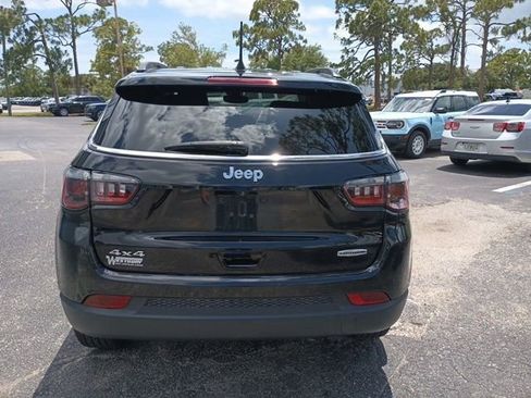 Used 2022 Jeep Compass Latitude AWD/4WD image 4