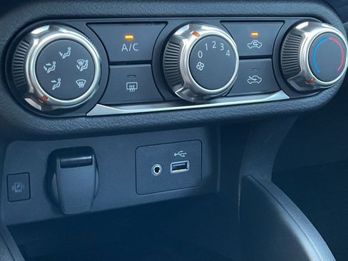 New 2025 Nissan Versa SV w/ Trunk Package image 28