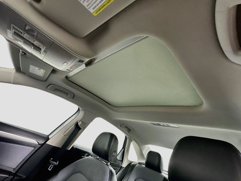 Used 2025 Volkswagen Jetta SE FWD image 26