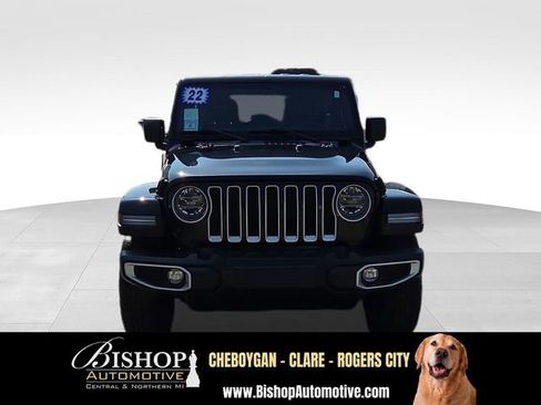 Used 2022 Jeep Wrangler Unlimited Sahara w/ LED Lighting Group AWD/4WD image 16