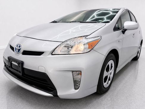 Used 2015 Toyota Prius Two FWD image 32