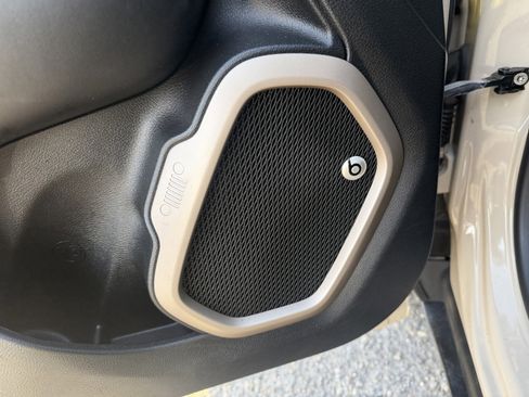 Used 2016 Jeep Renegade 75th Anniversary image 13