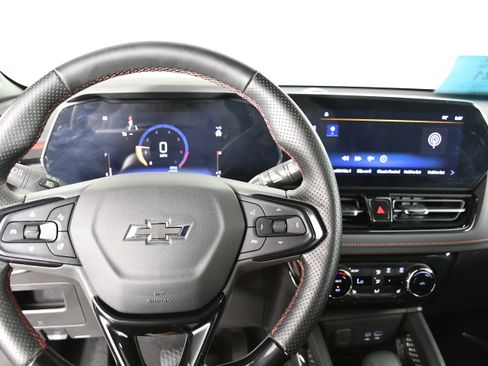 Used 2024 Chevrolet TrailBlazer RS w/ Convenience Package AWD/4WD image 16