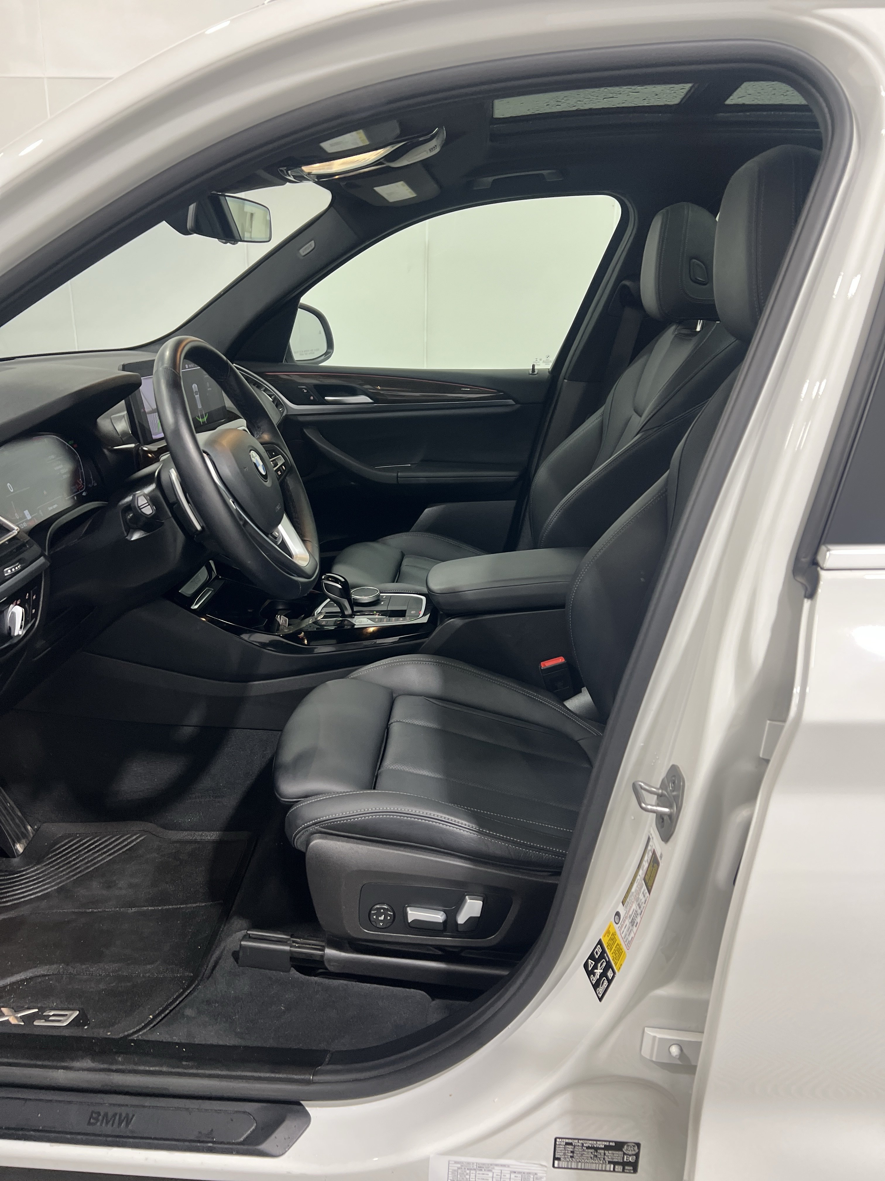 Used 2022 BMW X3 xDrive30i AWD/4WD image 12