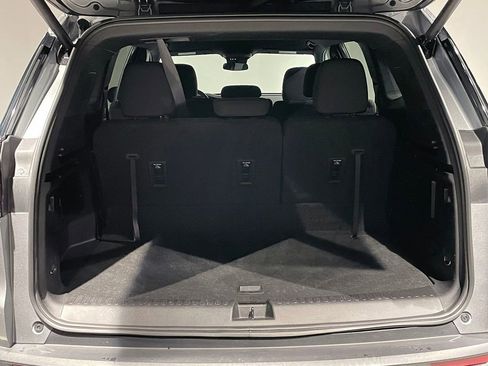 Used 2025 GMC Acadia Elevation image 5