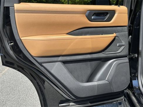 New 2025 Nissan Armada SL w/ Captain's Chari Seat Package image 17