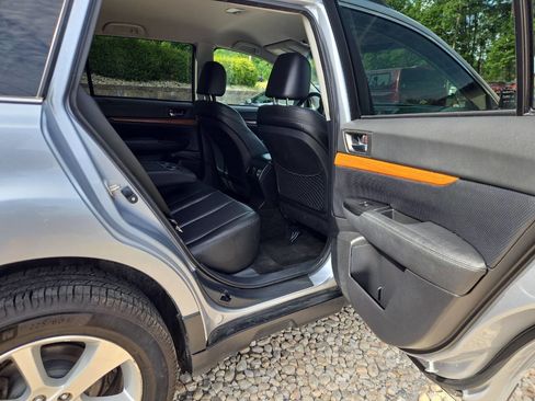 Used 2013 Subaru Outback 2.5i Limited AWD/4WD image 18