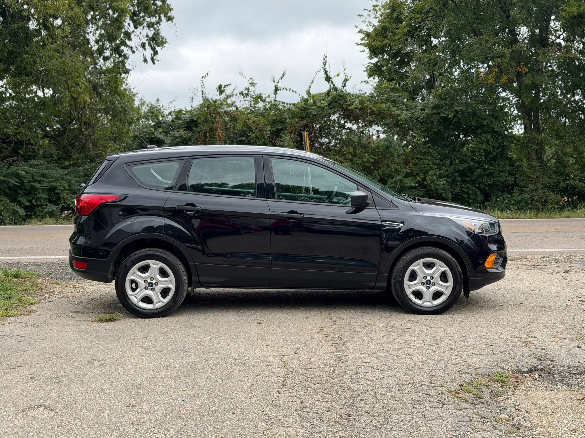 Used 2019 Ford Escape S FWD image 4