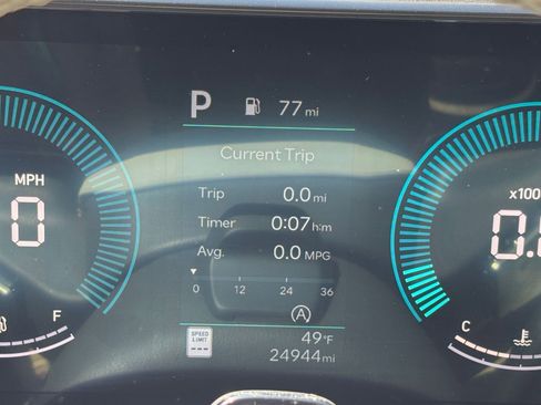 Used 2025 Hyundai Santa Fe SEL image 43