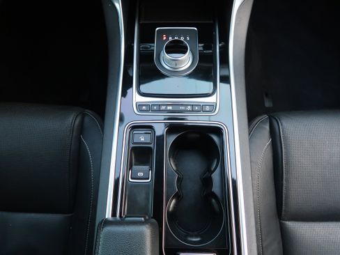 Used 2016 Jaguar XF R-Sport RWD image 23