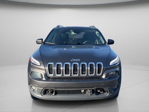 Used 2018 Jeep Cherokee Latitude Plus image 11