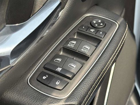 Used 2023 RAM 1500 Laramie AWD/4WD image 15