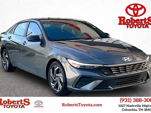 Used 2025 Hyundai Elantra Sport FWD image 1