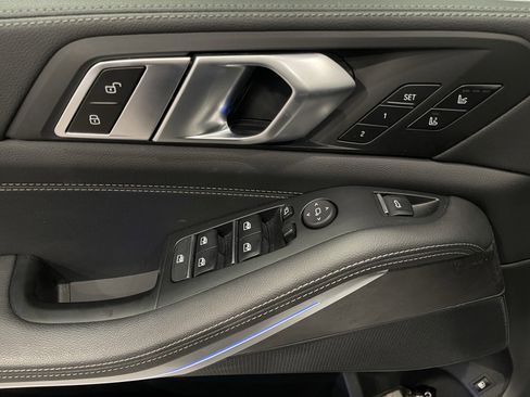 Certified 2022 BMW X5 xDrive45e w/ M Sport Package image 11