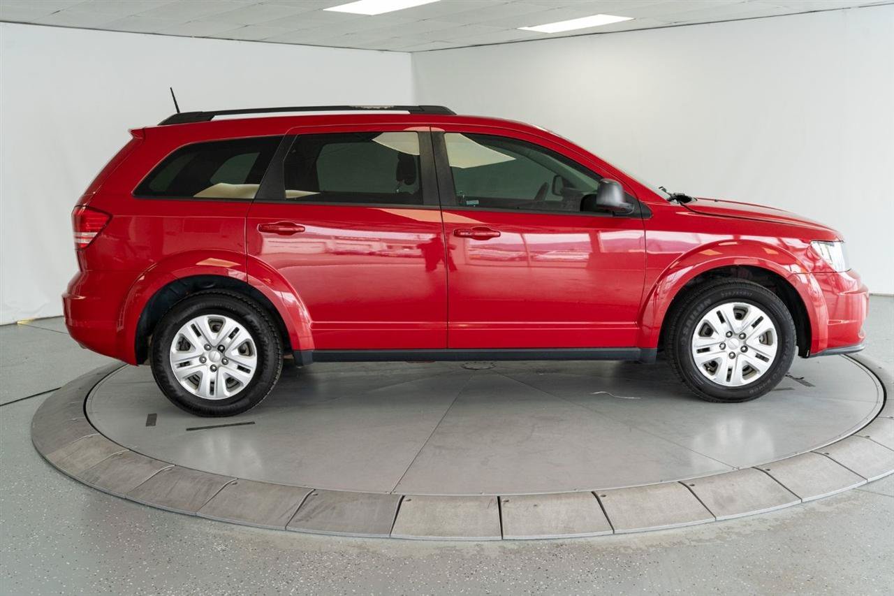 Used 2019 Dodge Journey SE FWD image 9