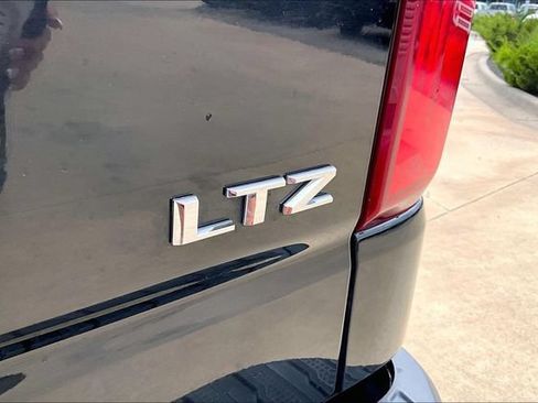 Used 2019 Chevrolet Silverado 1500 LTZ w/ LTZ Premium Package AWD/4WD image 24