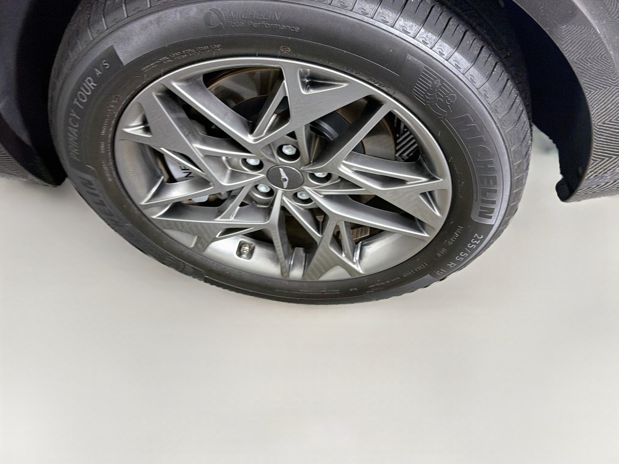Used 2024 Genesis GV70 2.5T AWD/4WD image 11