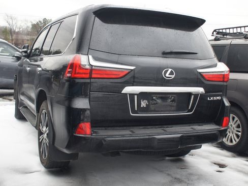 Used 2020 Lexus LX 570 4WD w/ Luxury Package image 5