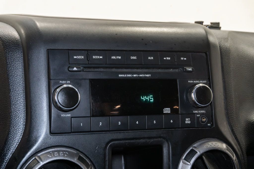 Used 2015 Jeep Wrangler Sport AWD/4WD image 12