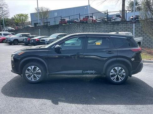 Used 2023 Nissan Rogue SV image 4