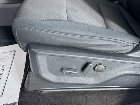 Certified 2022 Ford F150 XLT w/ Equipment Group 302A High image 18